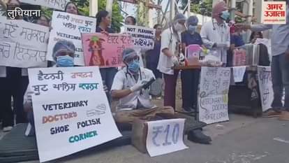 Expressed anger by setting up stalls of boot polish lemonade and tea