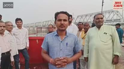 Old Ganesh-Lakshmi Idols Immersed with Reverence in Yamuna