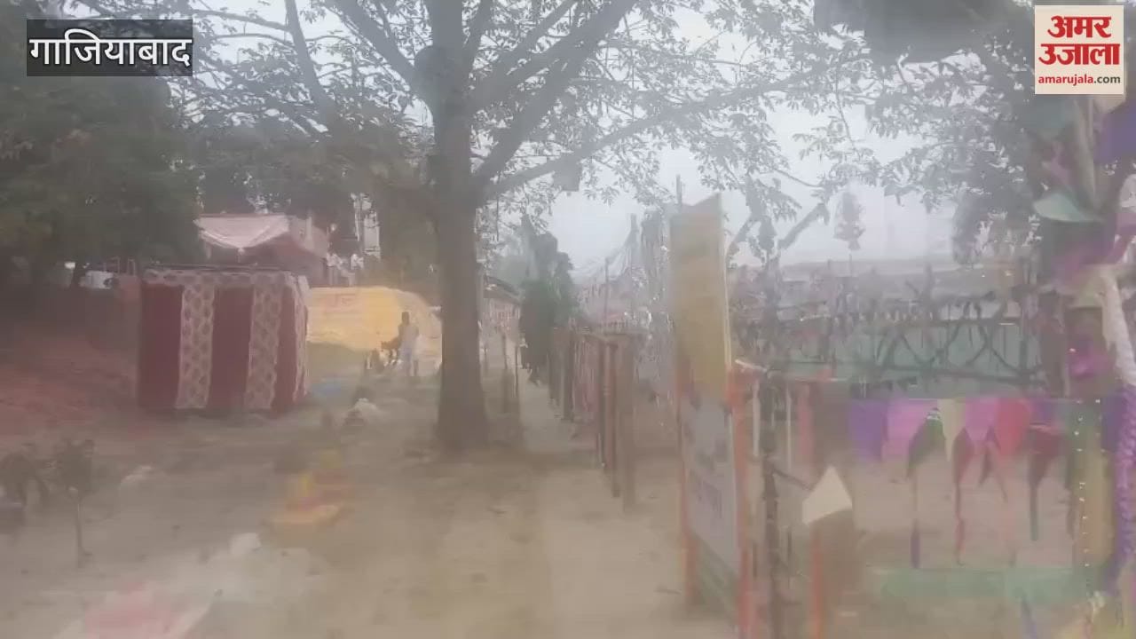 Devotees angry over lack of water at Hindon Chhath Ghat, warn officials of protest