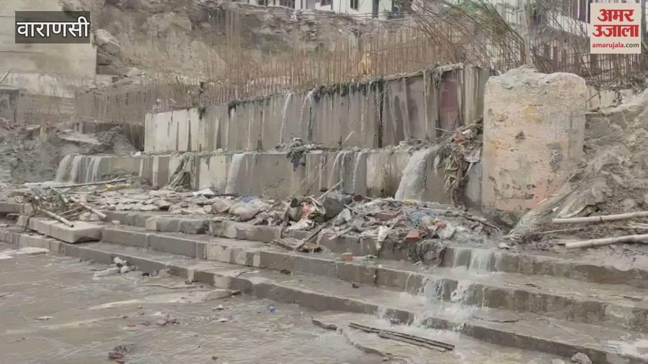 ewer water is falling into Ganga from Harishchandra Ghat VIDEO