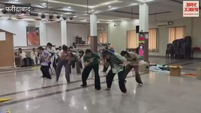 Students rehearsal in KL Mehta Dayanand Mahila Mahavidyalaya in Faridabad