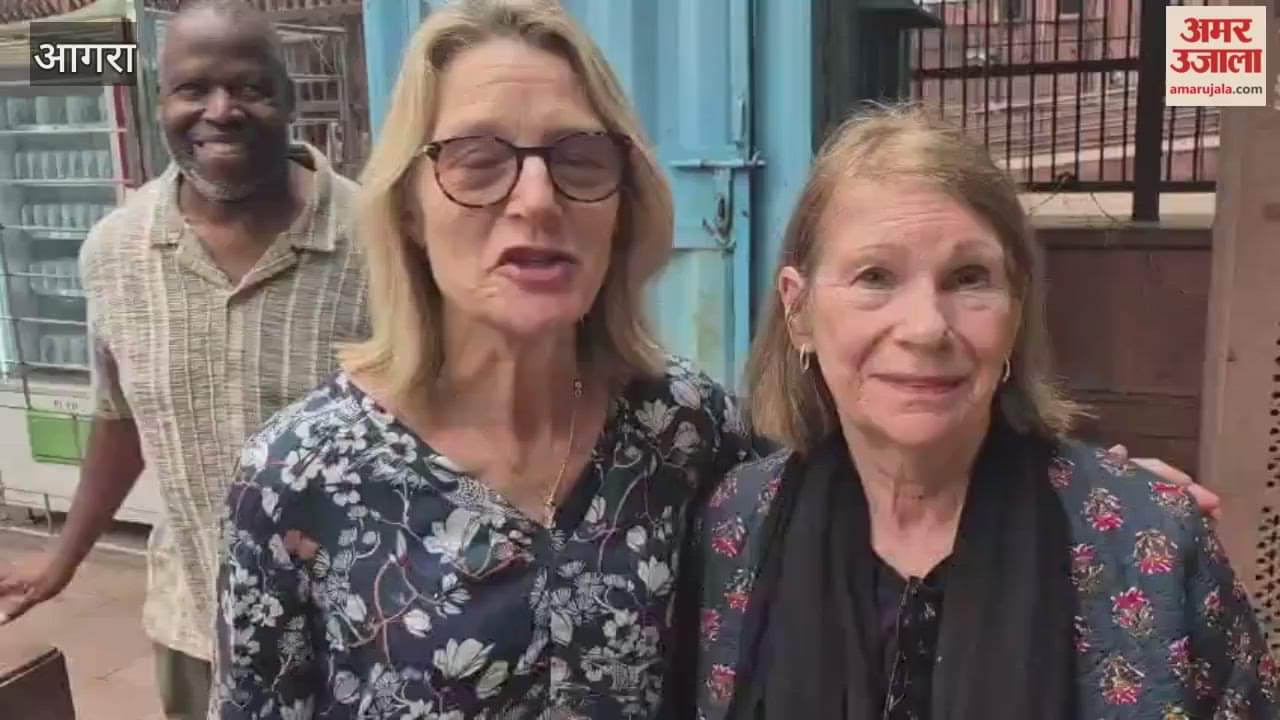 Police reunite foreign tourist who got separated at Taj Mahal with her group