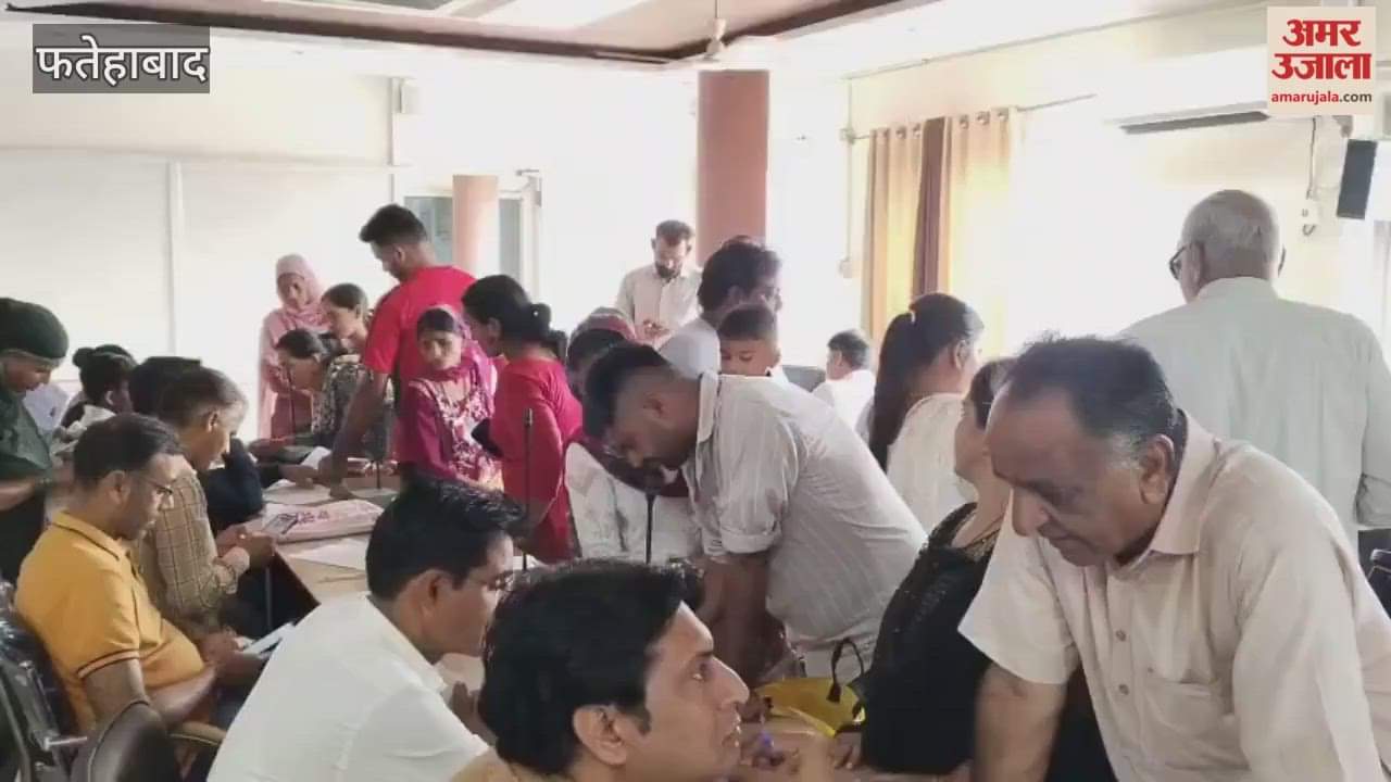 camp was organised at the Municipal Council office in Fatehabad for the Lado Laxmi Yojana.