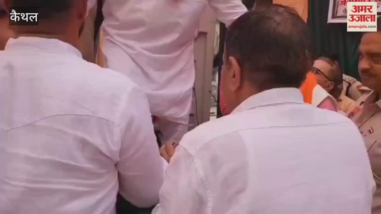 In Kaithal, Haryana's Agriculture Minister was denied a seat on the stage, so he stepped down and sat among the public; jokingly said...