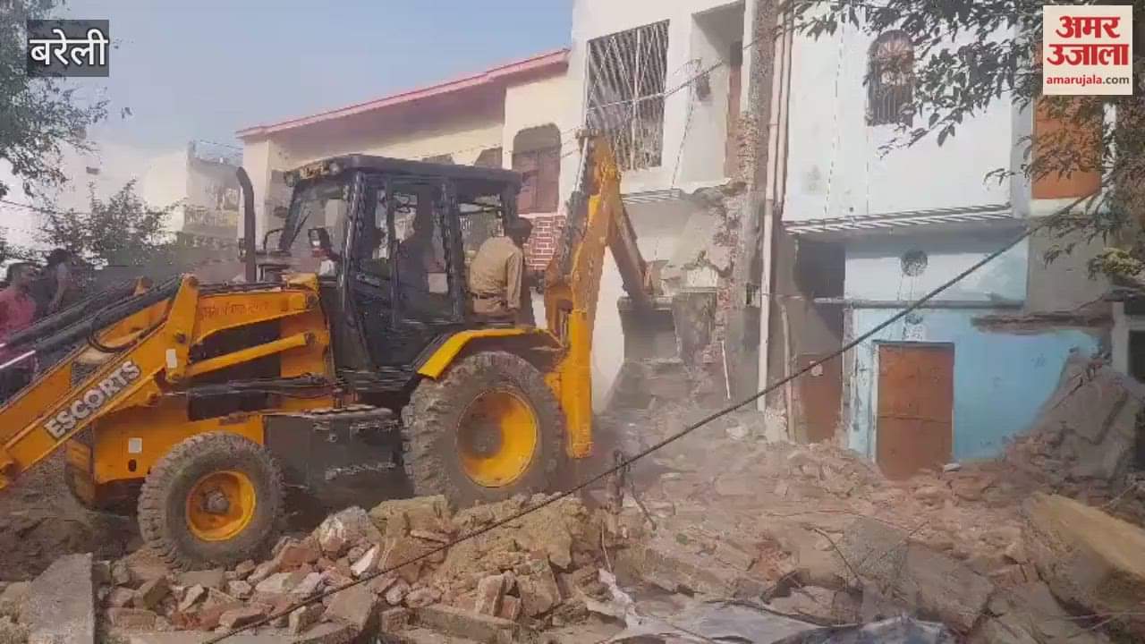 Bulldozer runs on illegal construction Cantt Board takes action in bareilly