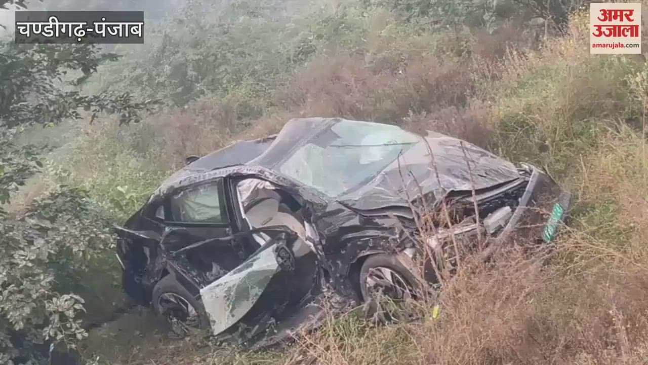 Two electric vehicles met with an accident in Bathinda