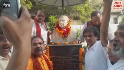 Salute to the Iron Man: Garland laid at the statue of Sardar Patel at the Sardar Patel Municipal Inter College on Sharda Road in Meerut
