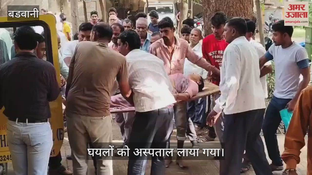 MP News: Bus carrying devotees on Narmada Parikrama overturns in Barwani, one dead
