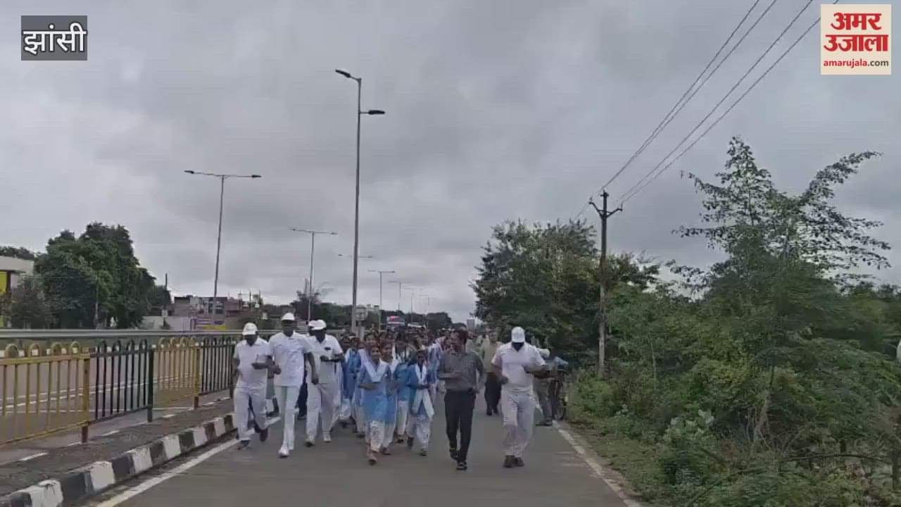 Jhansi: Run for Unity...girls ran with the police force