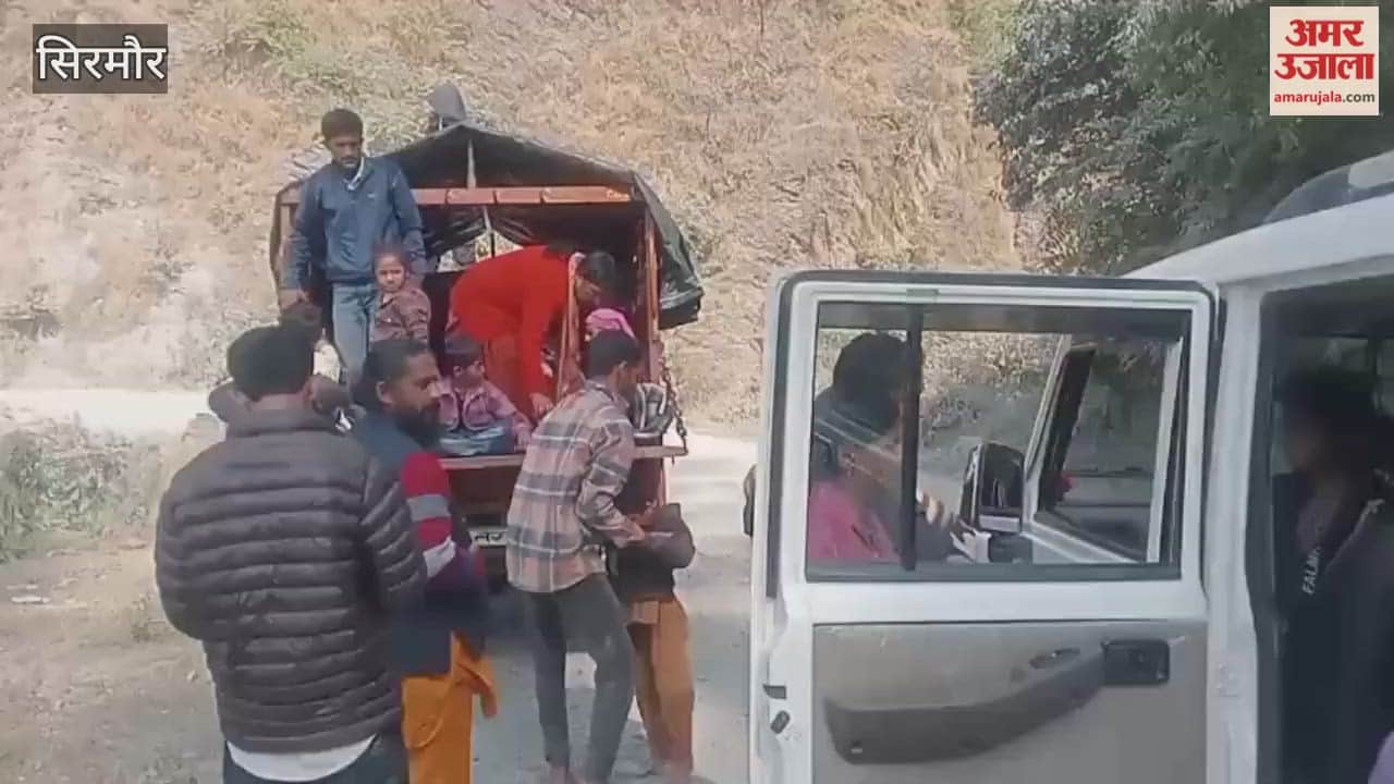 Sirmour Villagers expressed anger over the poor condition of Sataun-Renukaji road and protested