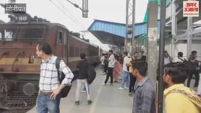 Due to the Sant Nirankari Samagam, trains became crowded and passengers also got the help of special trains.