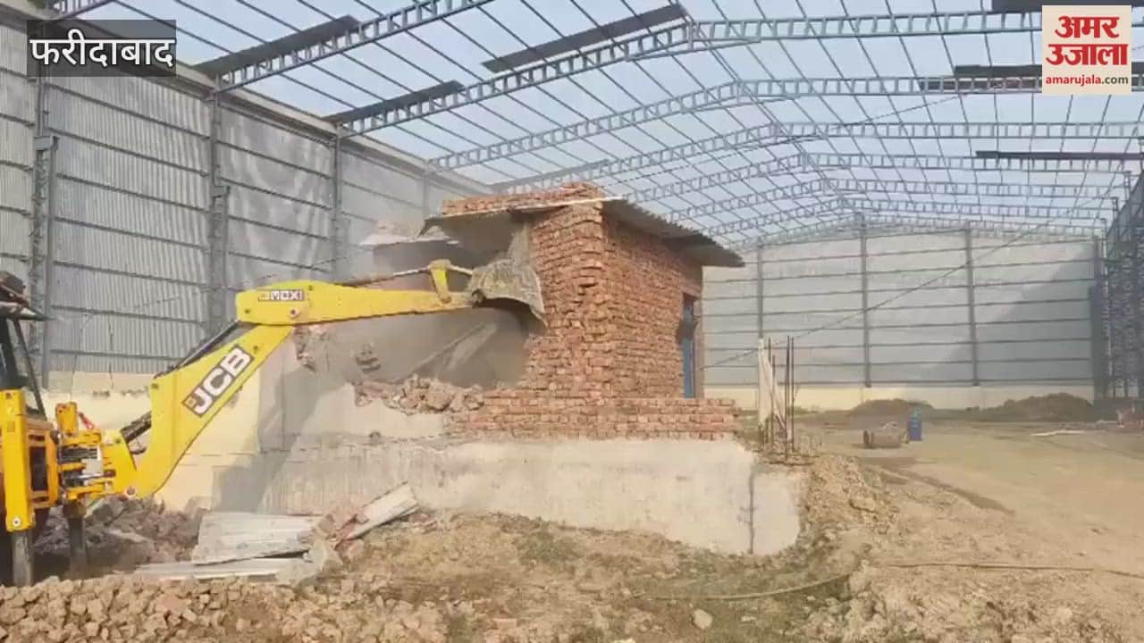 Administration's bulldozer runs on illegal colonies, demolishes illegal construction on 22 acres