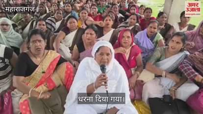 ASHAs staged a sit-in demanding payment of honorarium.