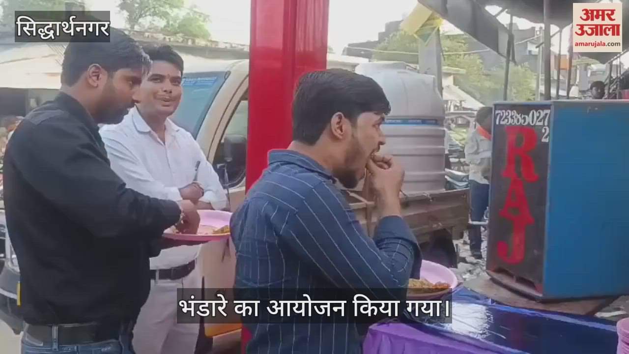 Khatushyam Ji's birthday was celebrated with great joy, a feast was organised.