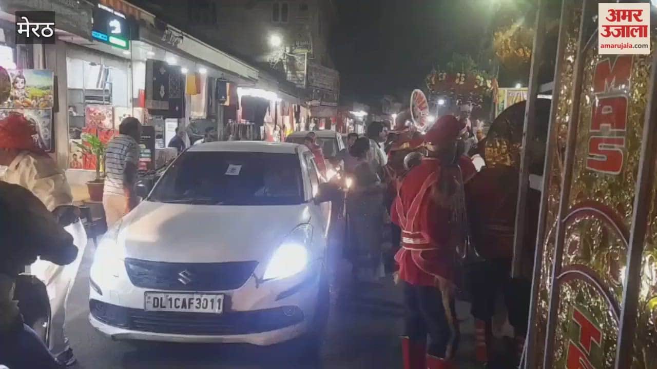 Meerut: Traffic jam in the city due to weddings
