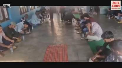 A huge feast was organised at Chinani Geeta Bhawan