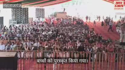 School children presented a programme at the end of the festival.