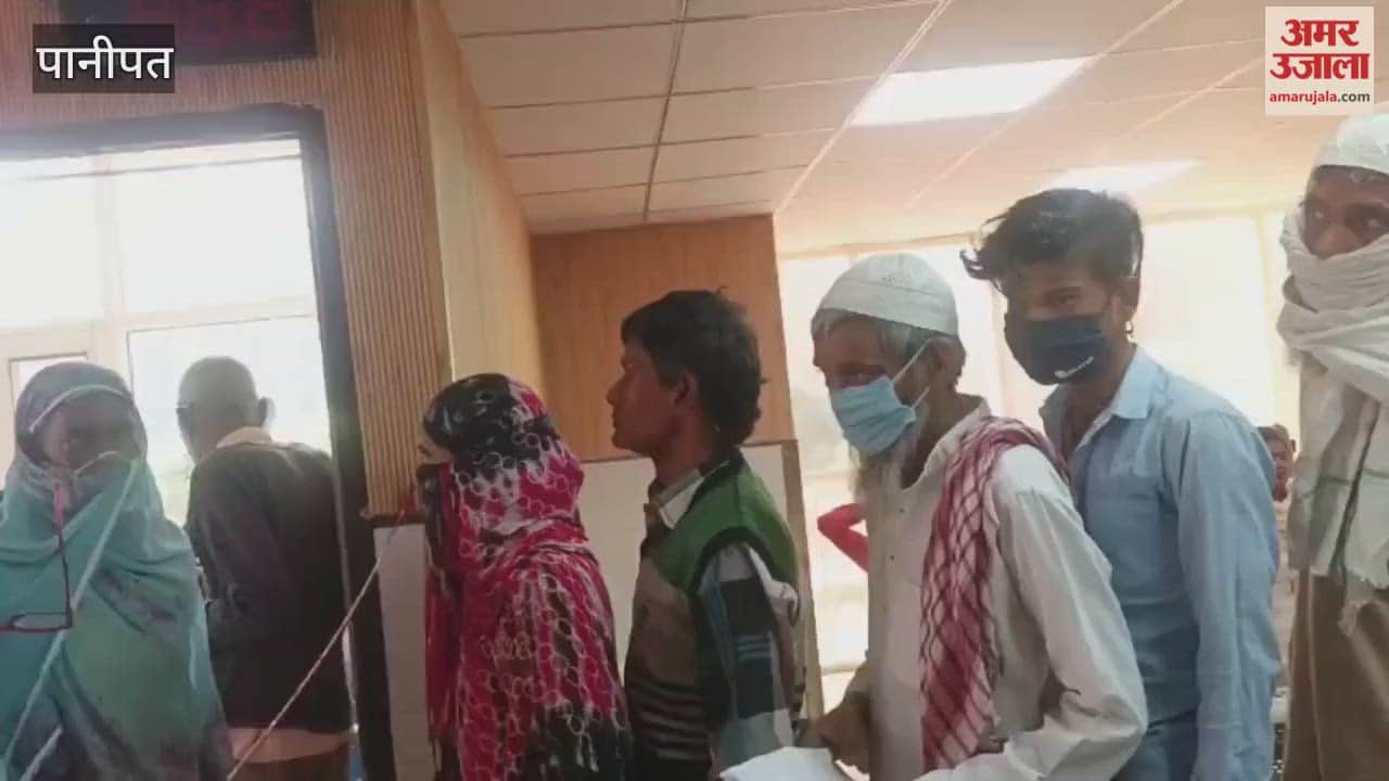 long queue of patients at Panipat Civil Hospital