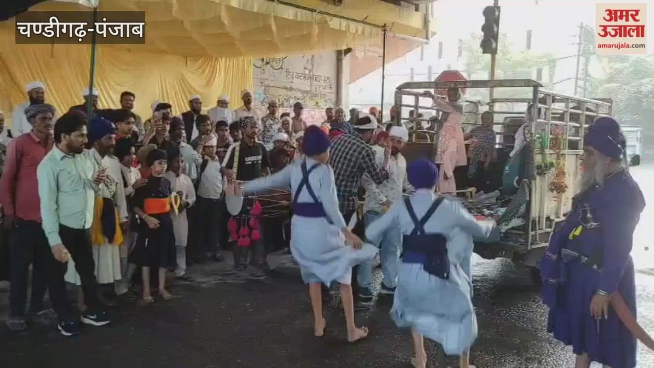 Muslim youth displayed their Gatka skills during the Nagar Kirtan in Mandi Gobindgarh