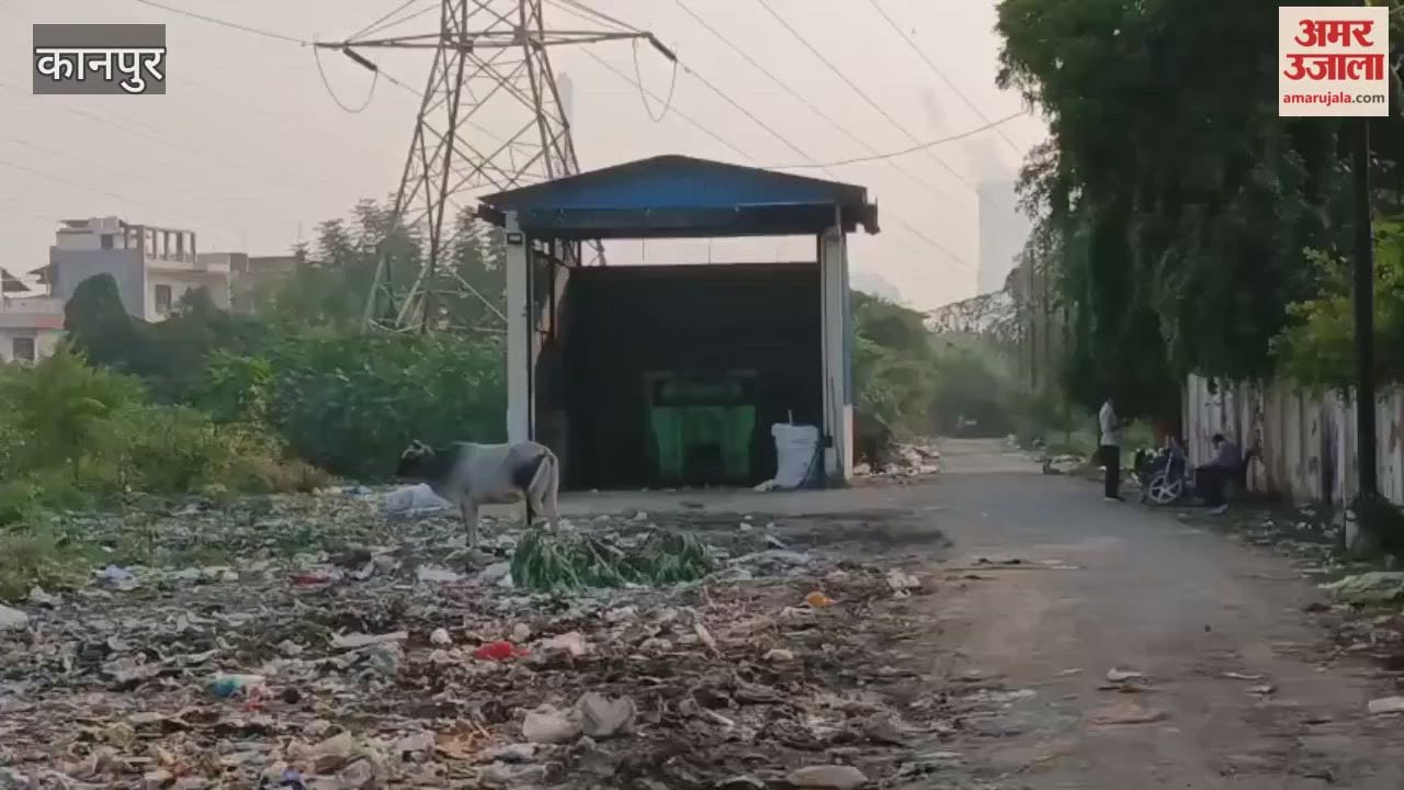 Kanpur: Piles of garbage pile up in front of a garbage dump in Ambedkarpuram