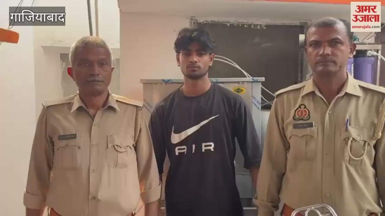 Modinagar police busted a vehicle theft gang.