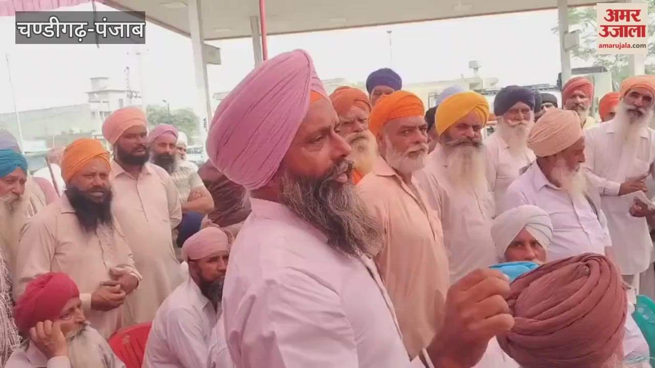 Cooperative Bank Employees Federation State of Punjab donated one day salary for flood victims