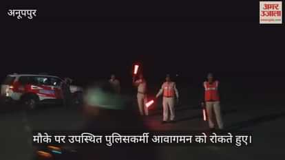 Oil tanker overturns on highway, traffic halted due to leakage