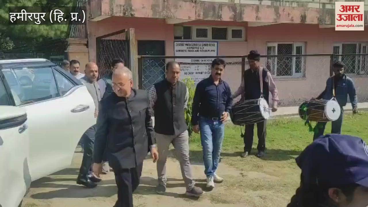 Hamirpur Aryan from Hamirpur and Savita from Bilaspur won gold in the 1500 meter race