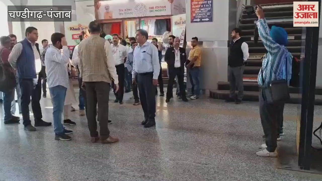 Northern Railway Additional General Manager Mohit Chandra visited Firozpur Railway Division