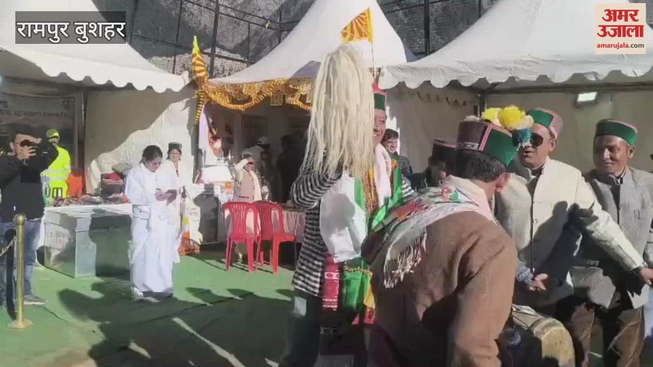 Minister Jagat Singh Negi performed Mahanati with hundreds of people at the Kinnaur Festival