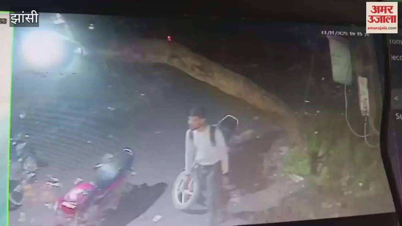 Jhansi: Bike thief caught on CCTV camera