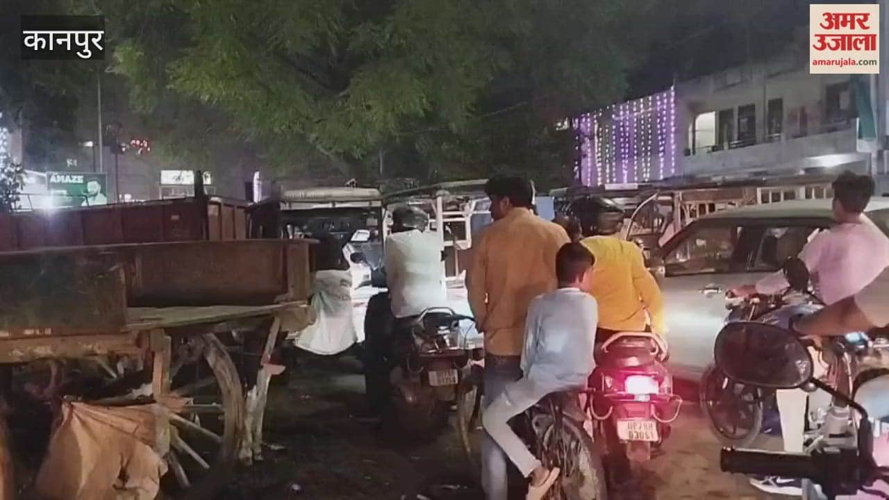 road from the KDA intersection in Chakeri to the police station was severely jammed