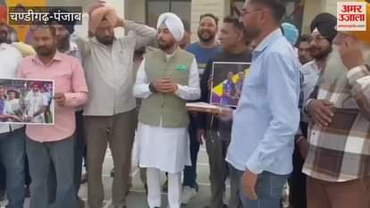 The victory of the women's cricket team was celebrated at the BJP office in Moga.