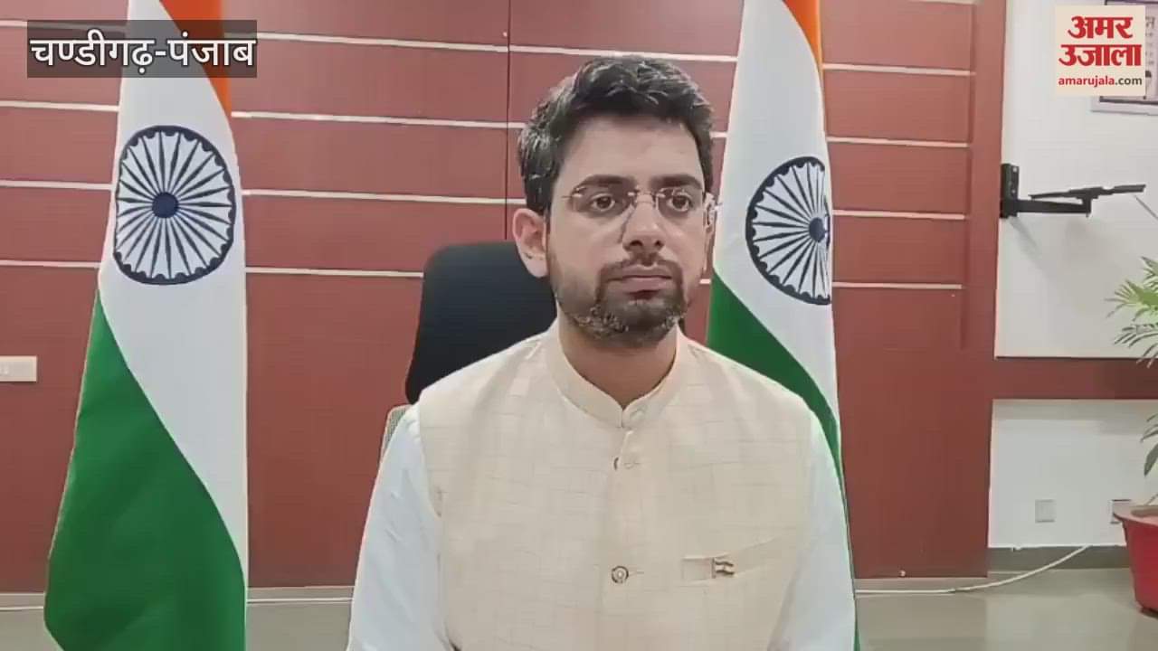 The district administration in Moga is motivating farmers not to burn stubble.