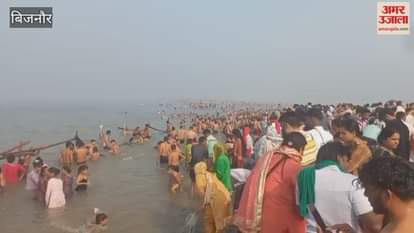 Ganga Snan: Kartik Ganga Snan festival was celebrated with great pomp, huge crowd of devotees gathered at Ganga Barrage and Balawali Ganga Ghat