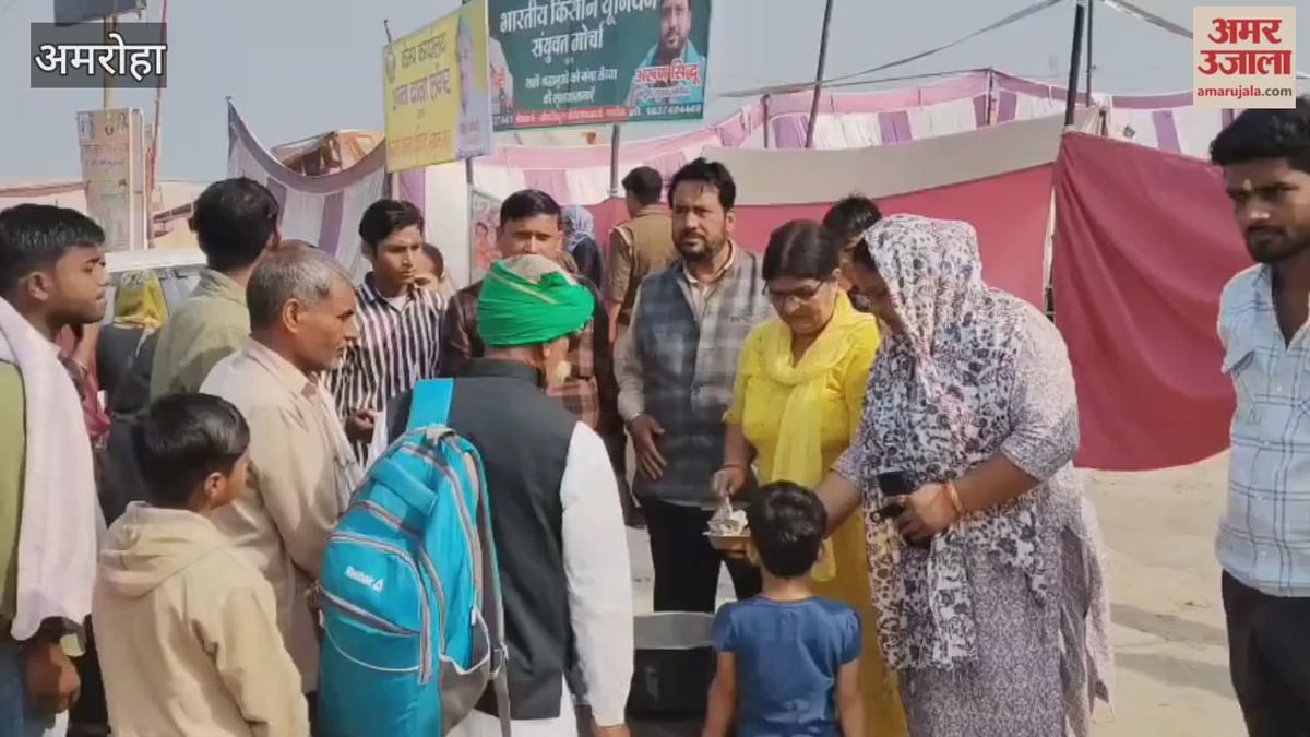 Kartik Purnima, Devotees Distributed Khichdi At Tigri Ganga Mela