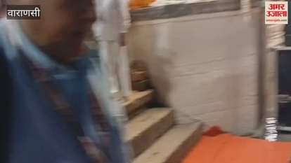 Tribute paid to brave martyrs in varanasi