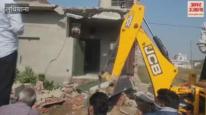 Bulldozer runs on drug peddler's house in Khanna
