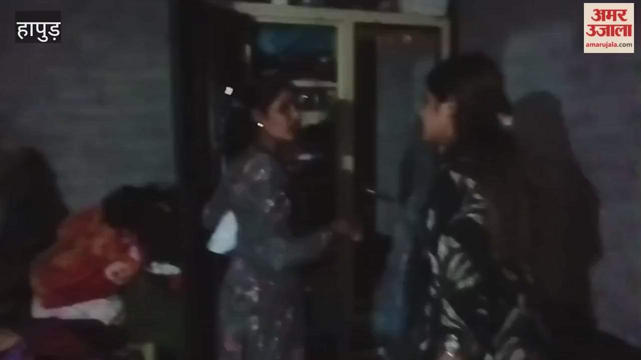 YouTuber Vanshika from Hapur beats her mother