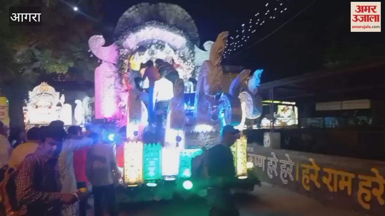 Procession of Shri Krishna and Balram, see the tableaux