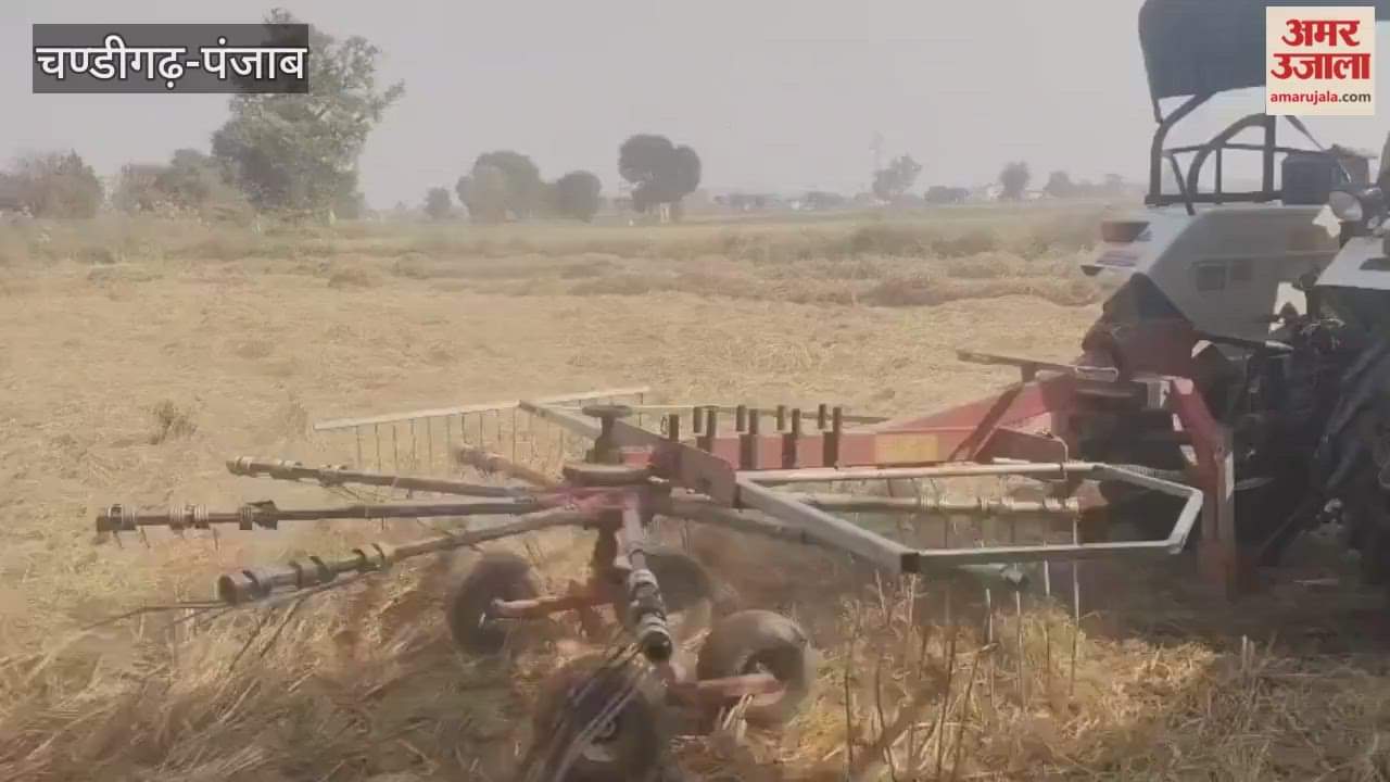 Moga police visited the fields and made farmers aware about not burning stubble.