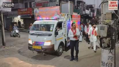 In Bhiwani, Shri Krishna Kripa Seva Samiti and Jio Geeta Parivar organized a morning procession on Kartik Purnima.
