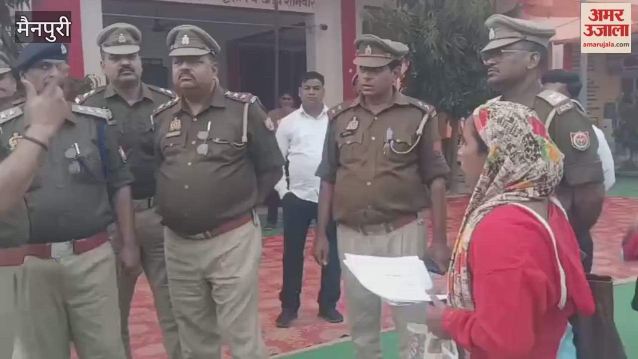 SP did flag march with force in bewar in mainpuri