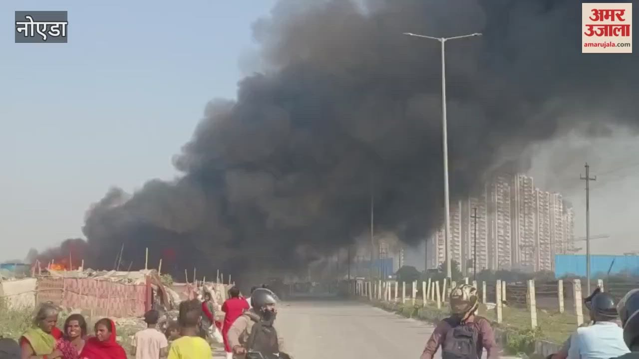 A massive fire broke out in the slums of Greater Noida West