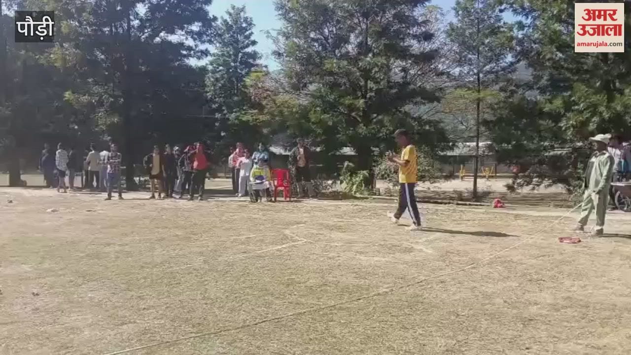 Srinagar Baikunth Chaturdashi Fair Students from various schools participated in the rangoli and sports competitions.