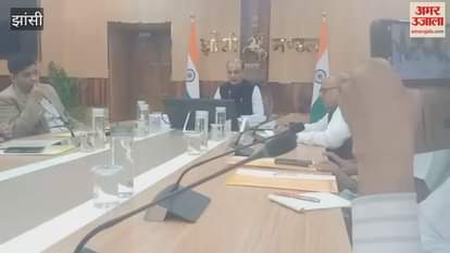 Varanasi-Khajuraho Vande Bharat train inaugurated, Jhansi DRM giving information