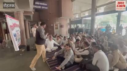 Haryana Roadways Employees Coordination Committee staged a protest against the General Manager in Rohtak.