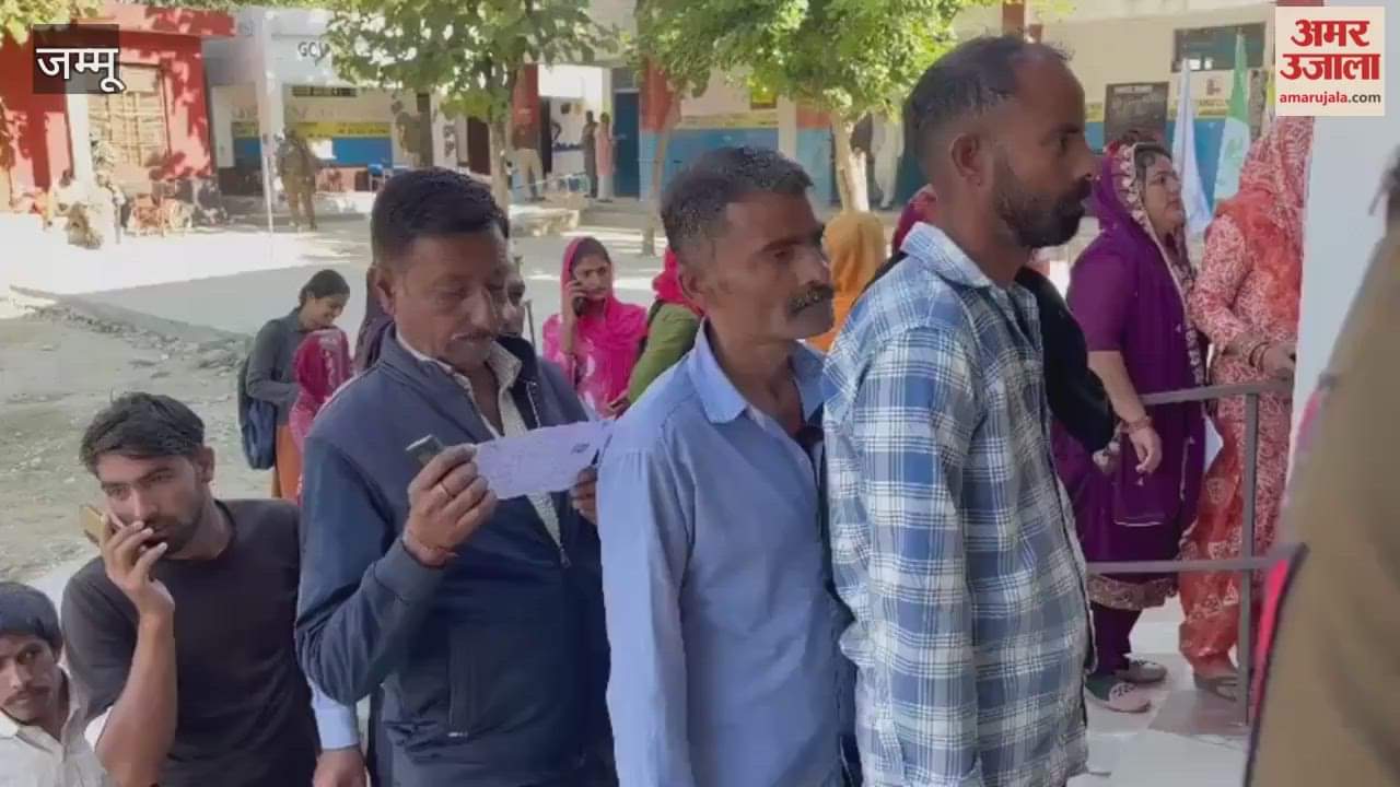 Long queues at Katal-Batal in Nagrota, voting underway