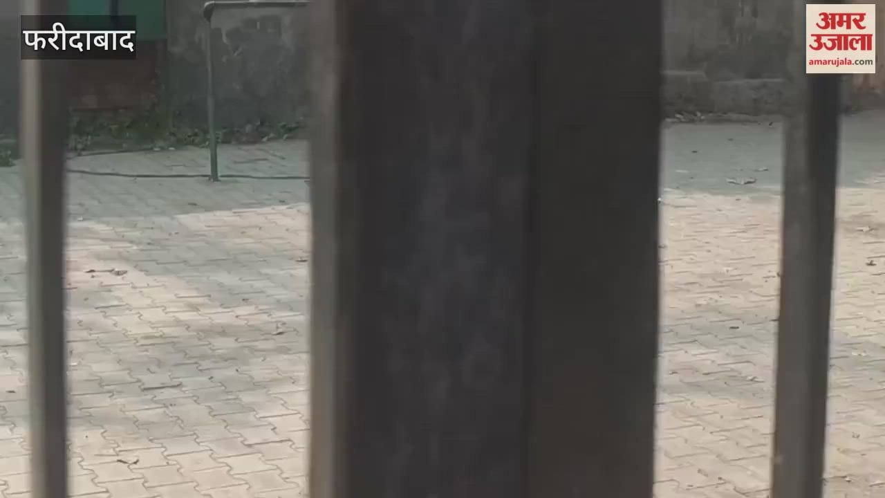 Ayushman Arogya Mandir of Mevla Maharajpur found locked in Faridabad