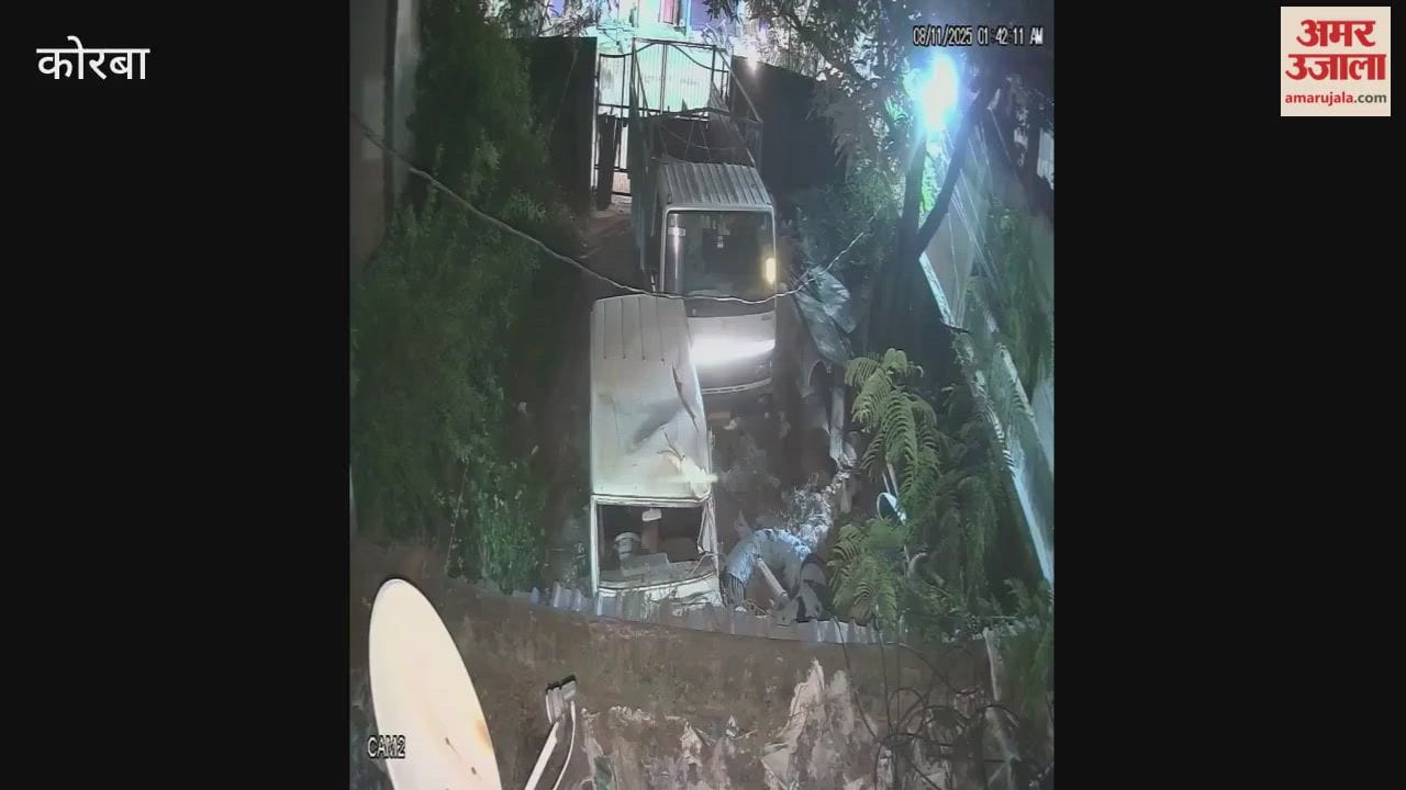 contractor broke boundary wall with JCB machine and alleged theft of Rs 6 lakh